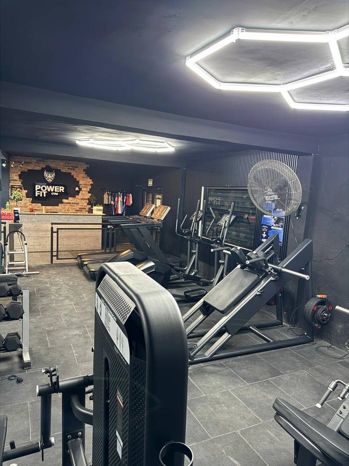 Máquinas para cada grupo muscular — Power Fit Gym